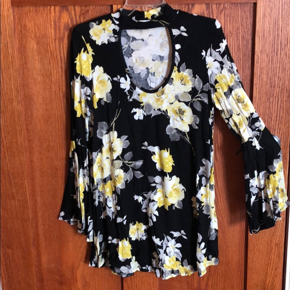 Keyhole neck tunic